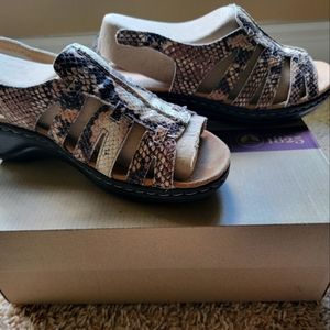 Clark Sandals Snake Print, Size 8W